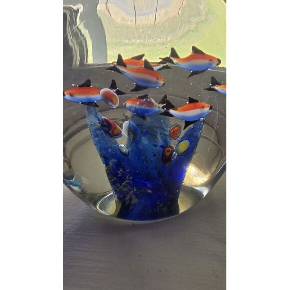 Vintage Large Clear Art Glass Fish Aquarium Paperweight - Picture 10 of 11